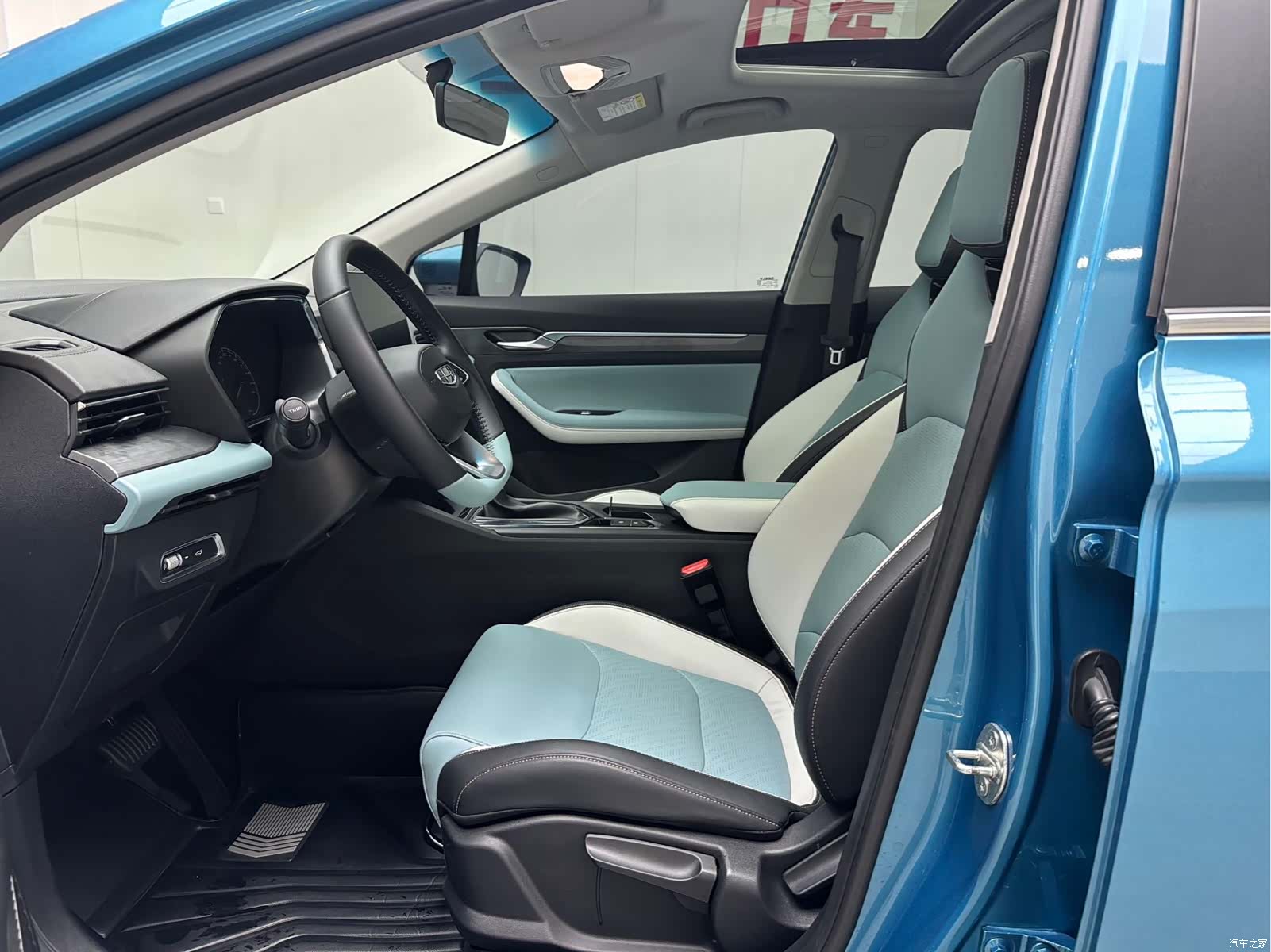 Geely Emgrand, 2022 4