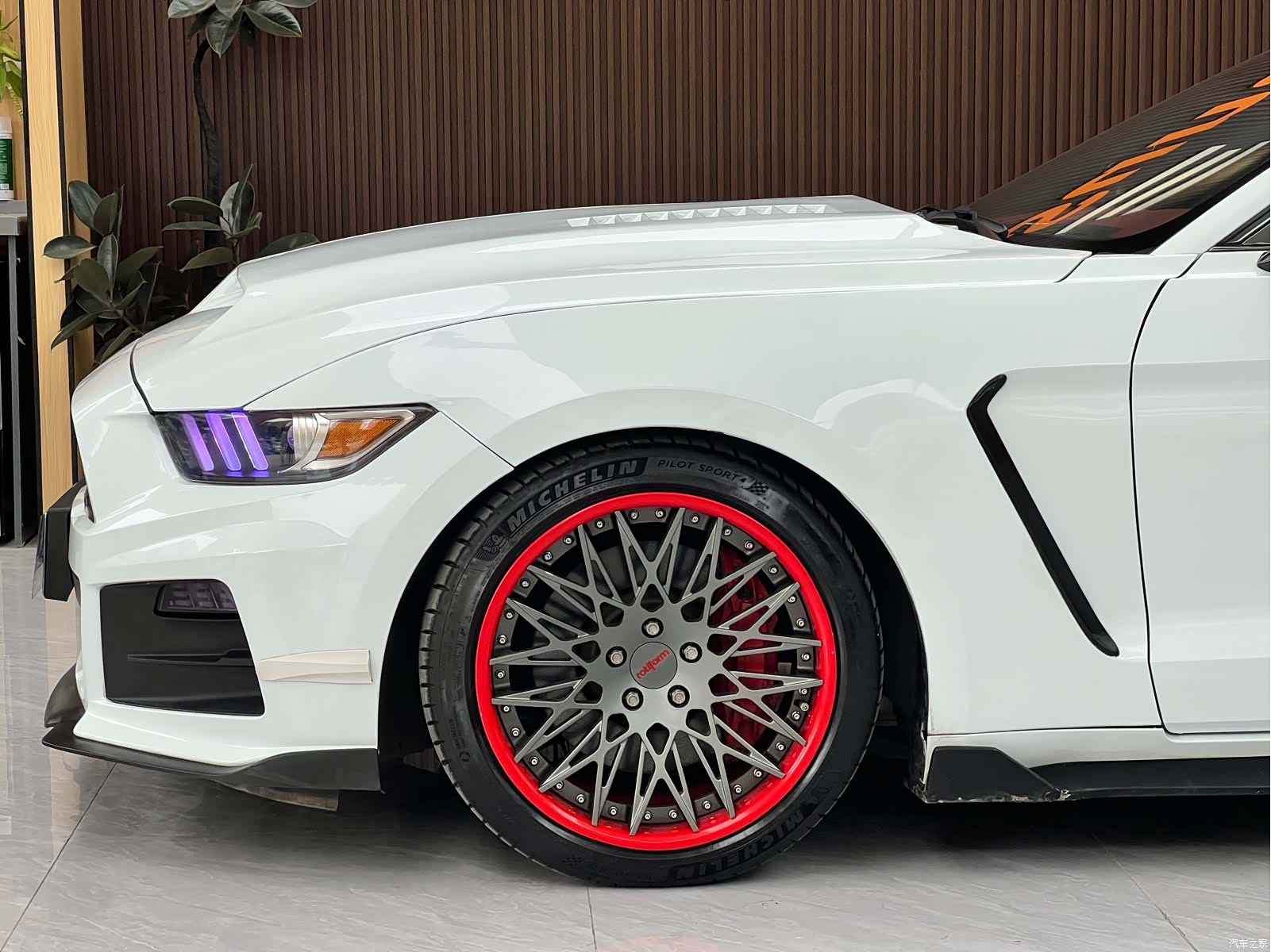 Ford Mustang, 2015 8