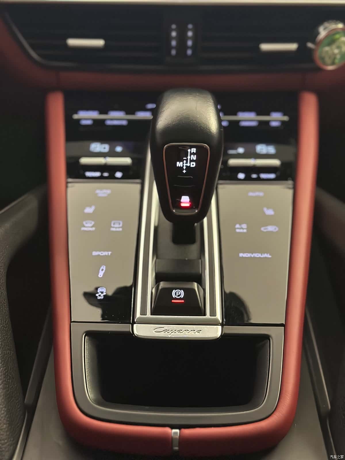 Porsche Cayenne, 2018 все фото