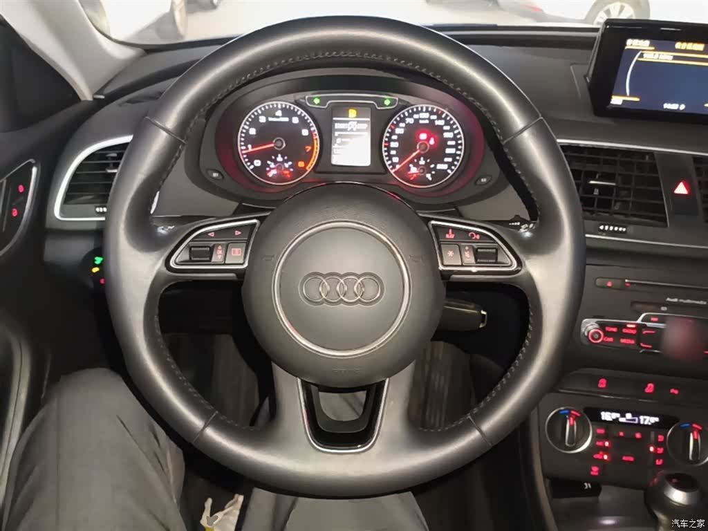 Audi Q3, 2018 11