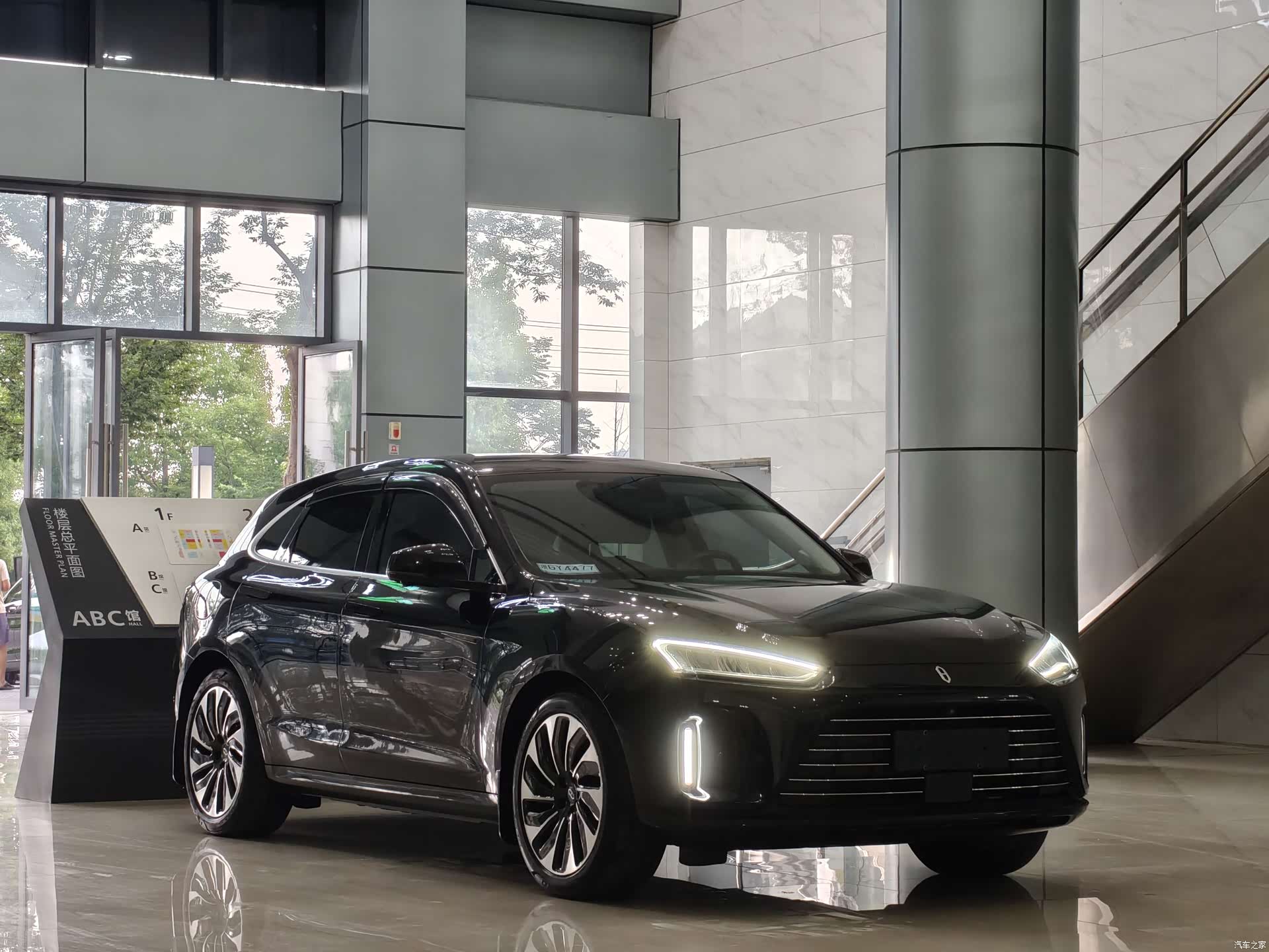 AITO M5, 2022 3