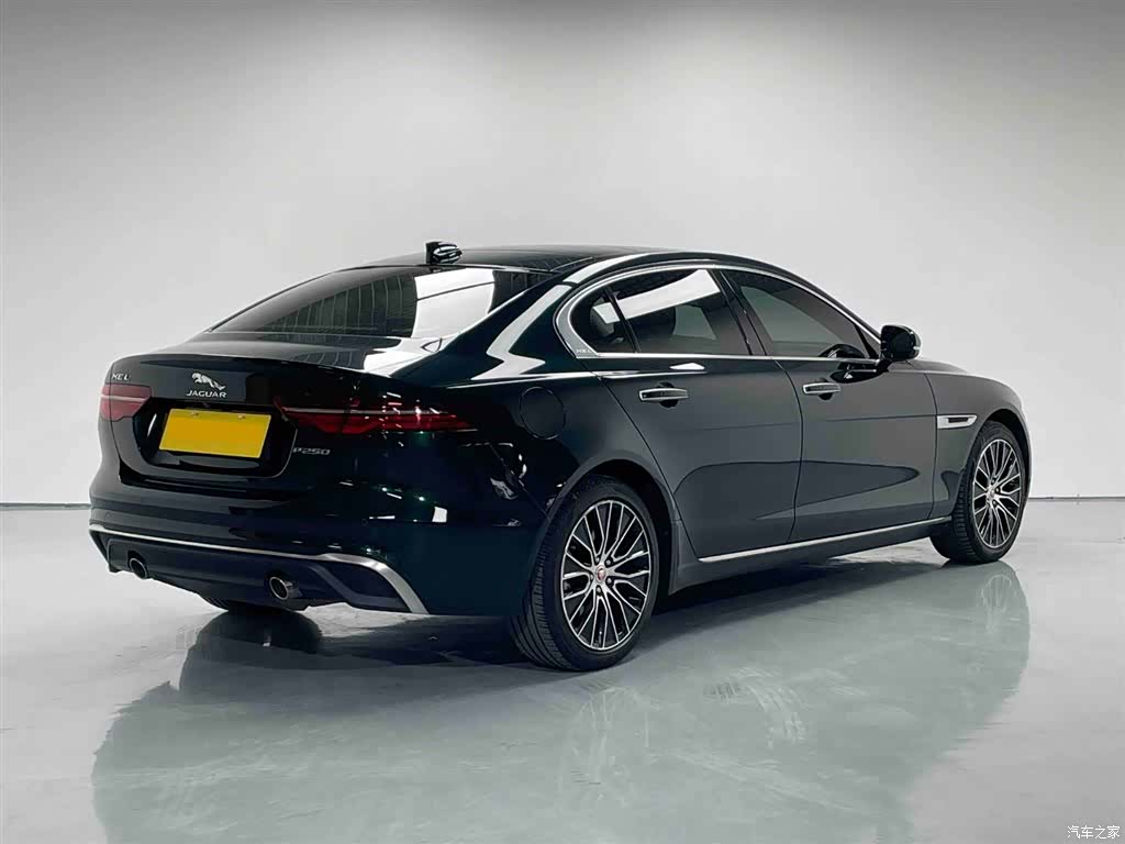 Land Rover XEL, 2022 7