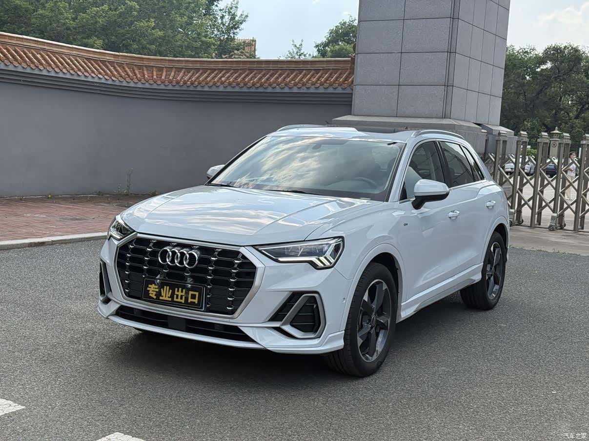 Audi Q3, 2022 1
