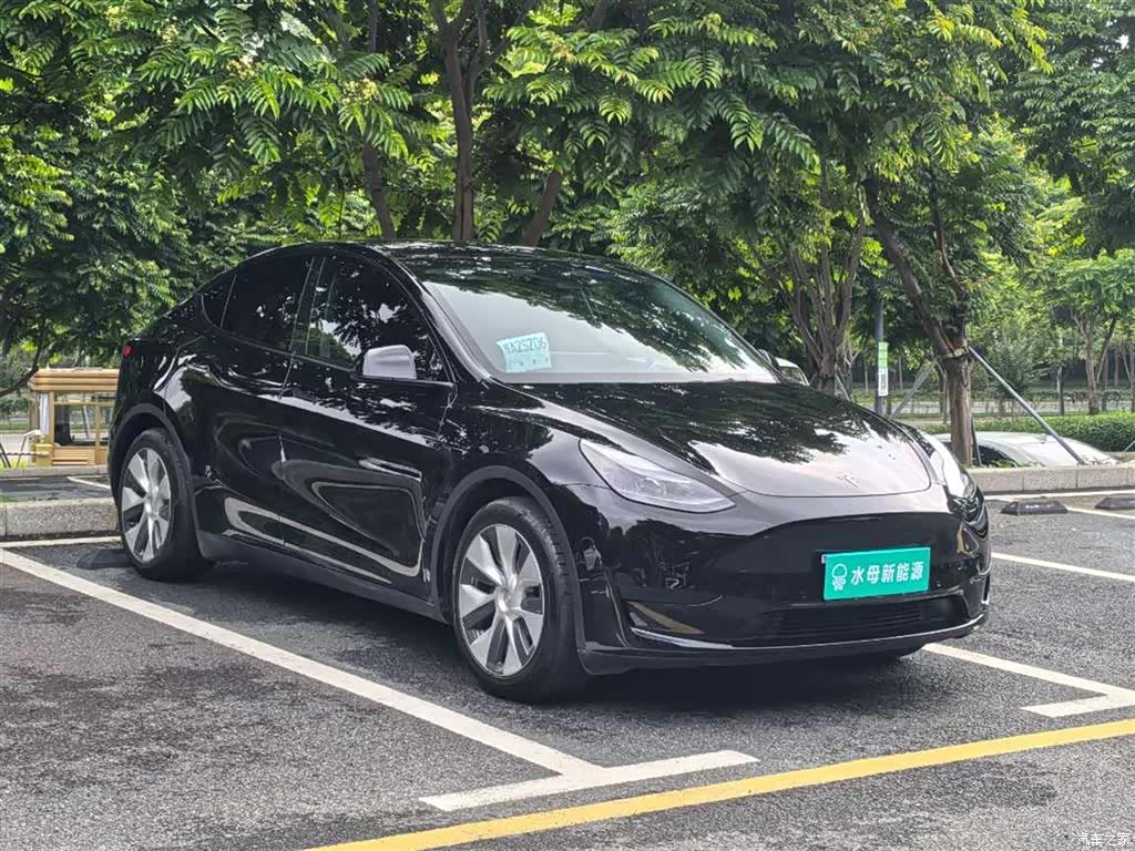 Tesla Model Y, 2022 10