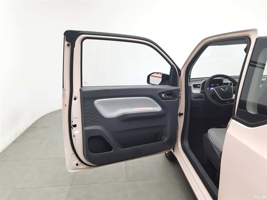 Wuling MINIEV, 2021 8
