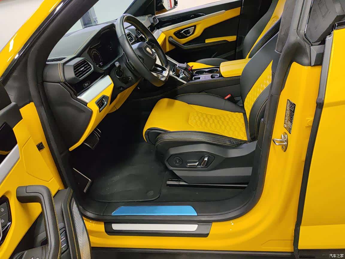 Lamborghini Urus, 2022 6