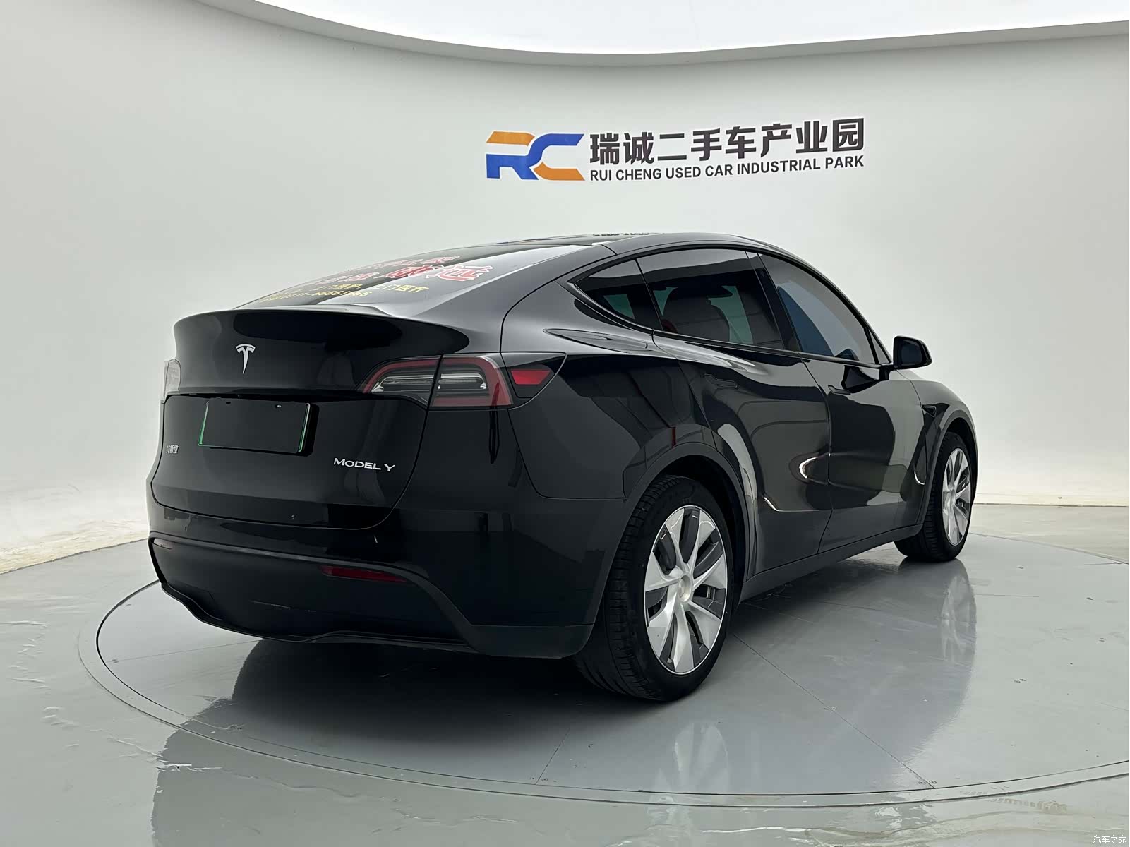 Tesla Model Y, 2023 все фото