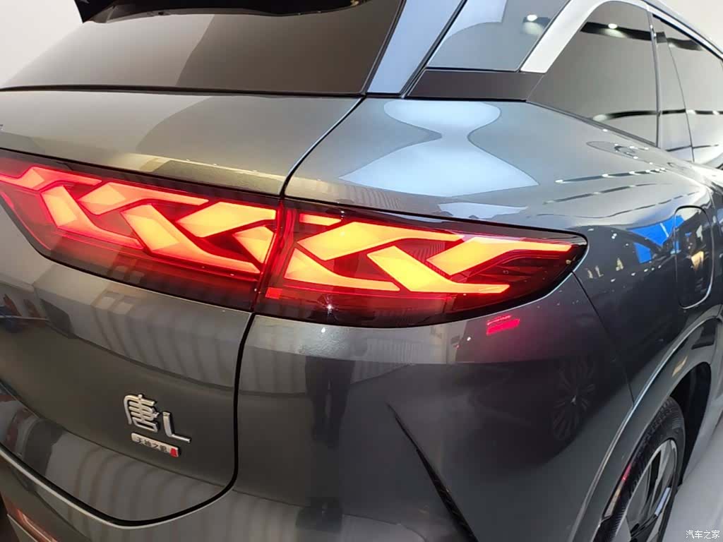 BYD Tang, 2025 8