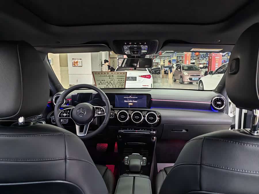 Mercedes-Benz A-Class 2021, фото 7