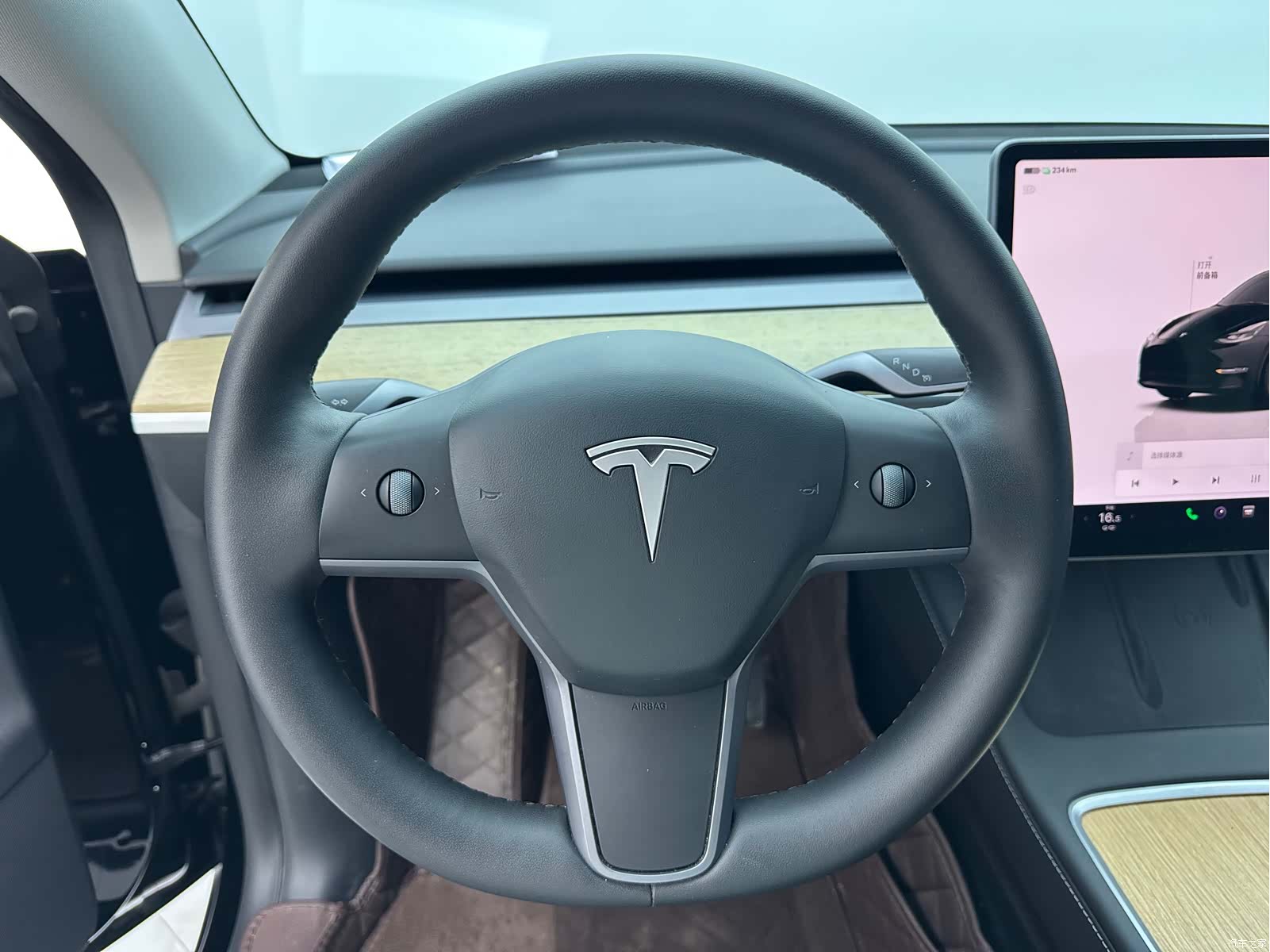 Tesla Model Y, 2023 15
