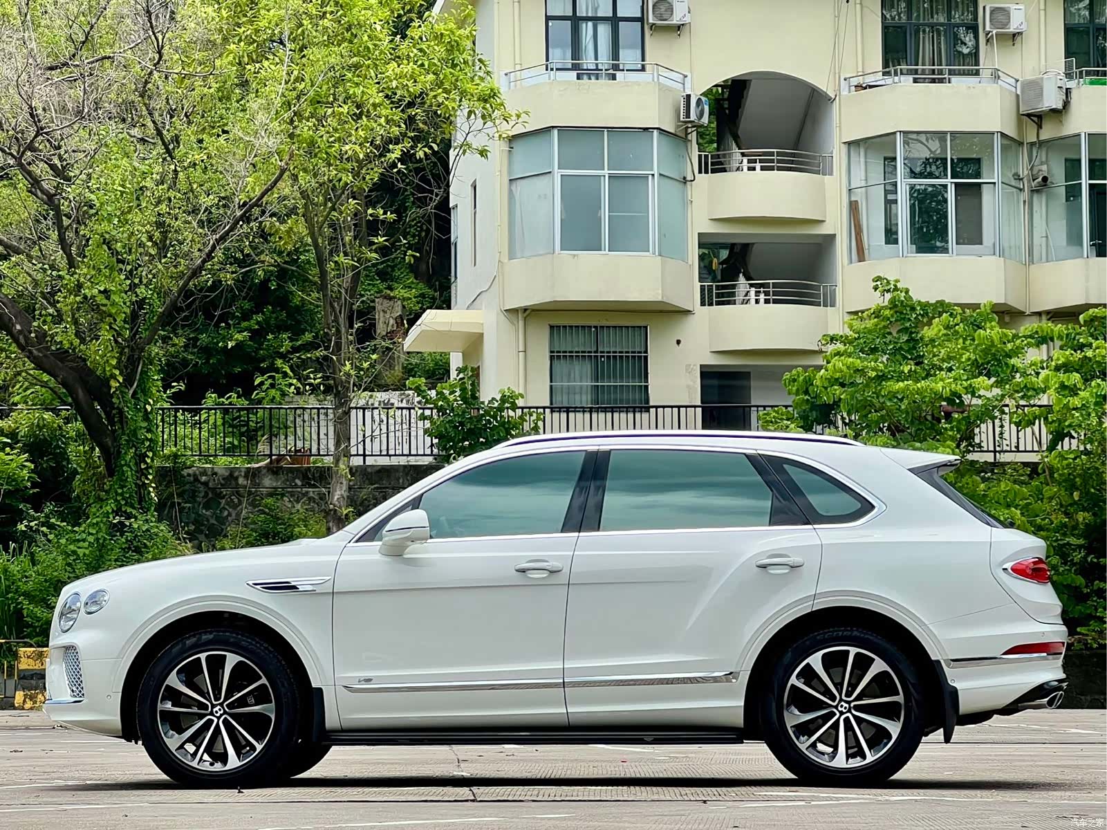 Bentley Bentayga, 2021 7