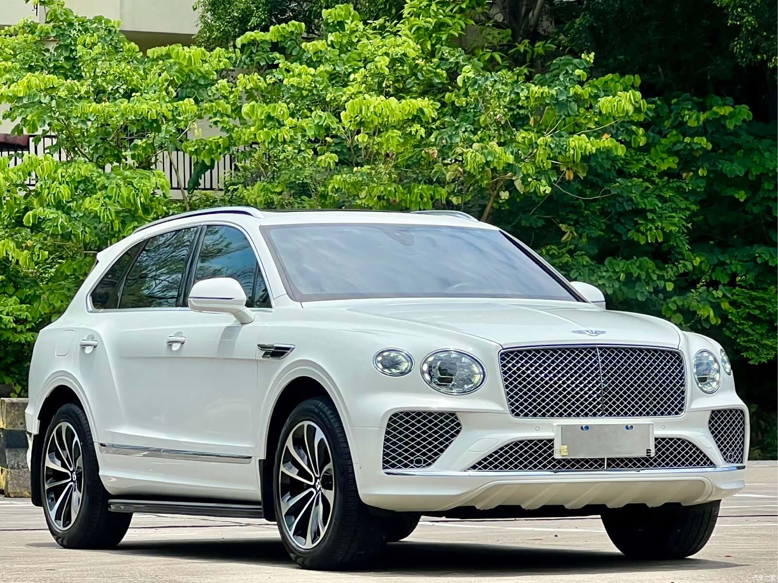 Bentley Bentayga, 2021 3