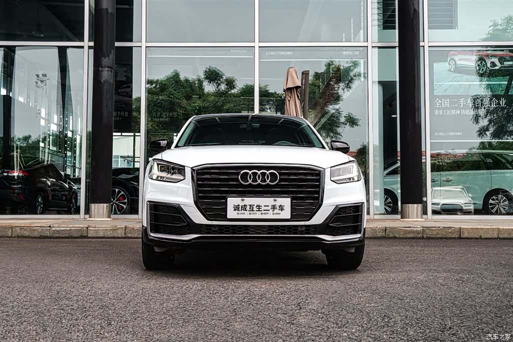 Audi Q2L, 2019 2