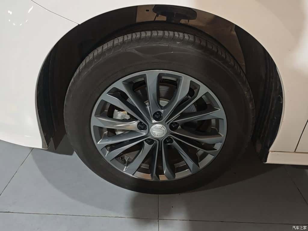 MG MG5, 2025 23