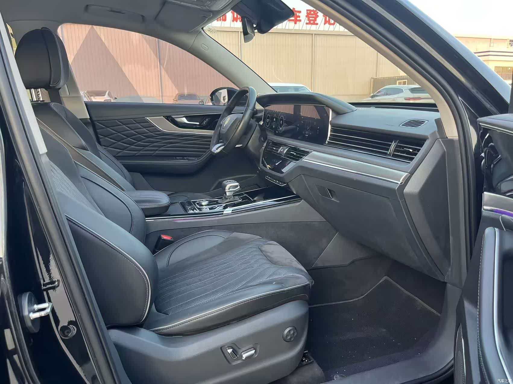 Hongqi HS5, 2022 9