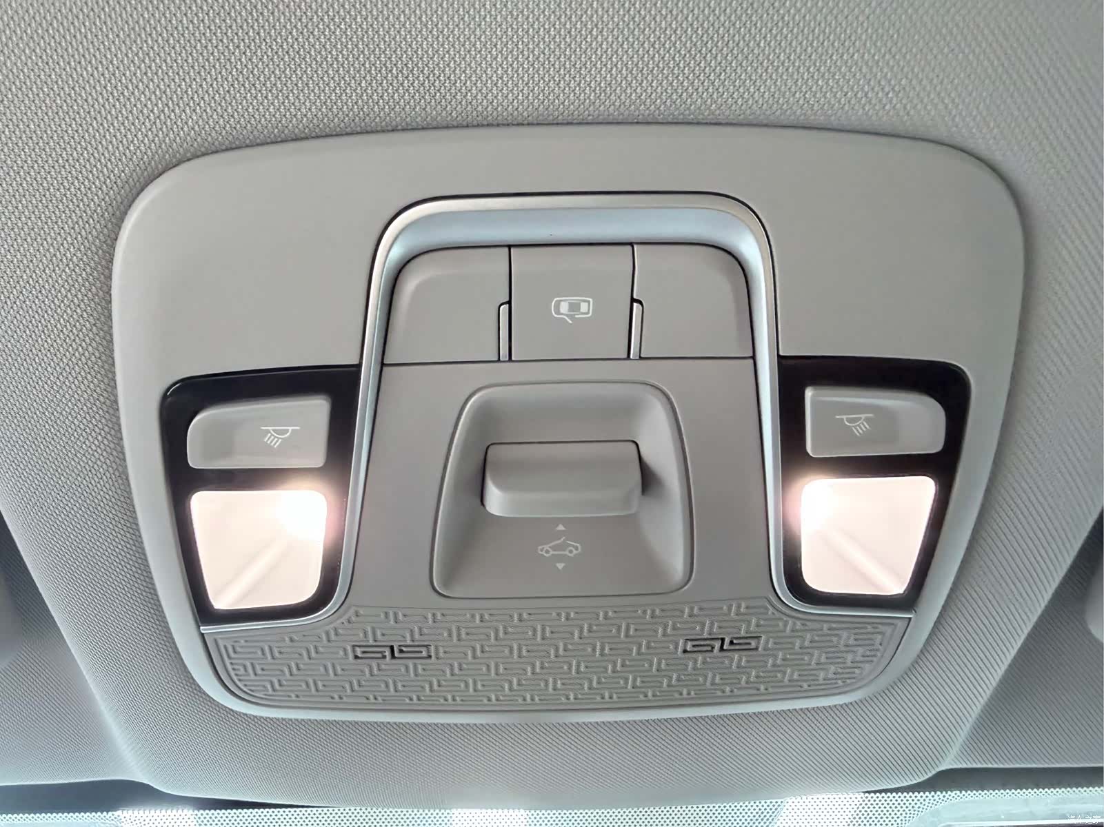 Geely X6, 2022 17