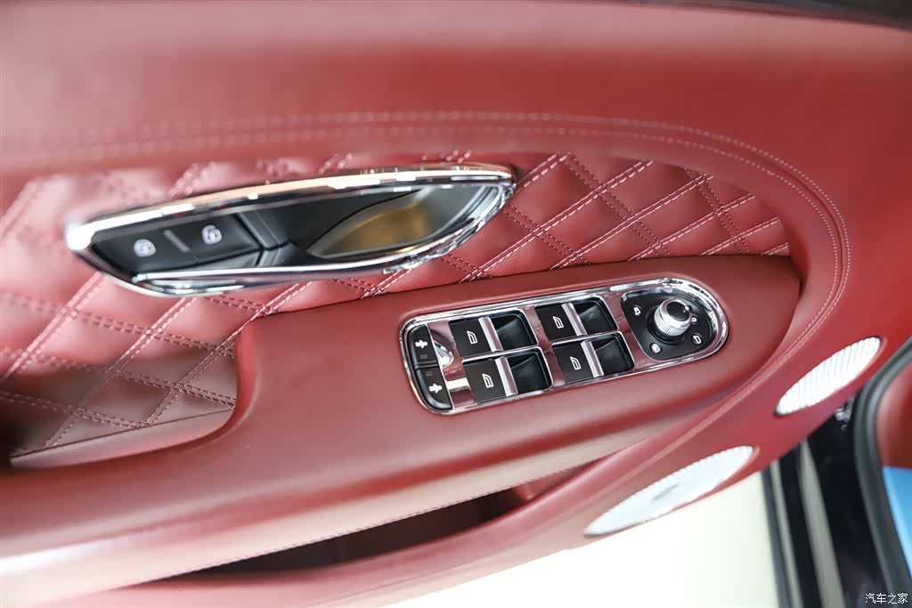 Bentley Bentayga, 2022 19