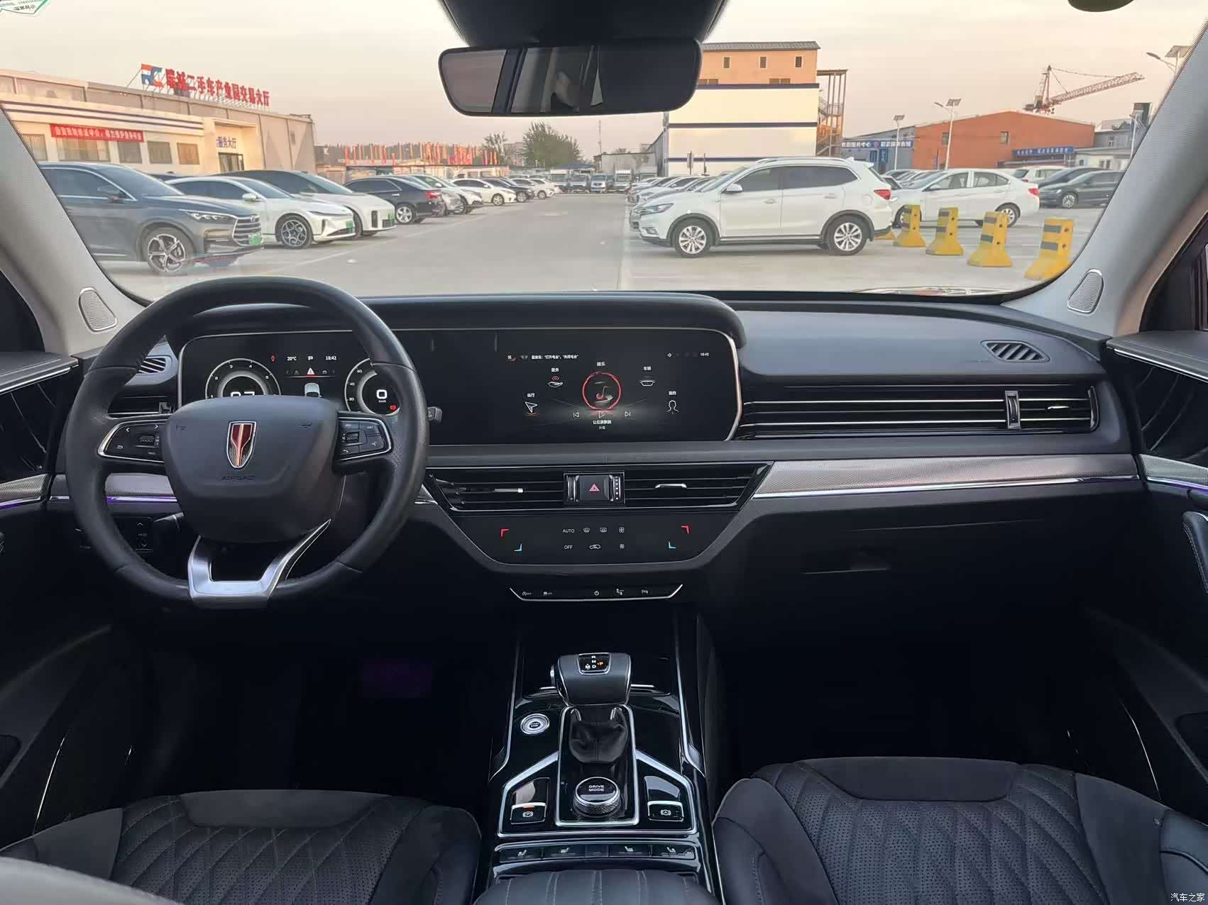 Hongqi HS5, 2022 7
