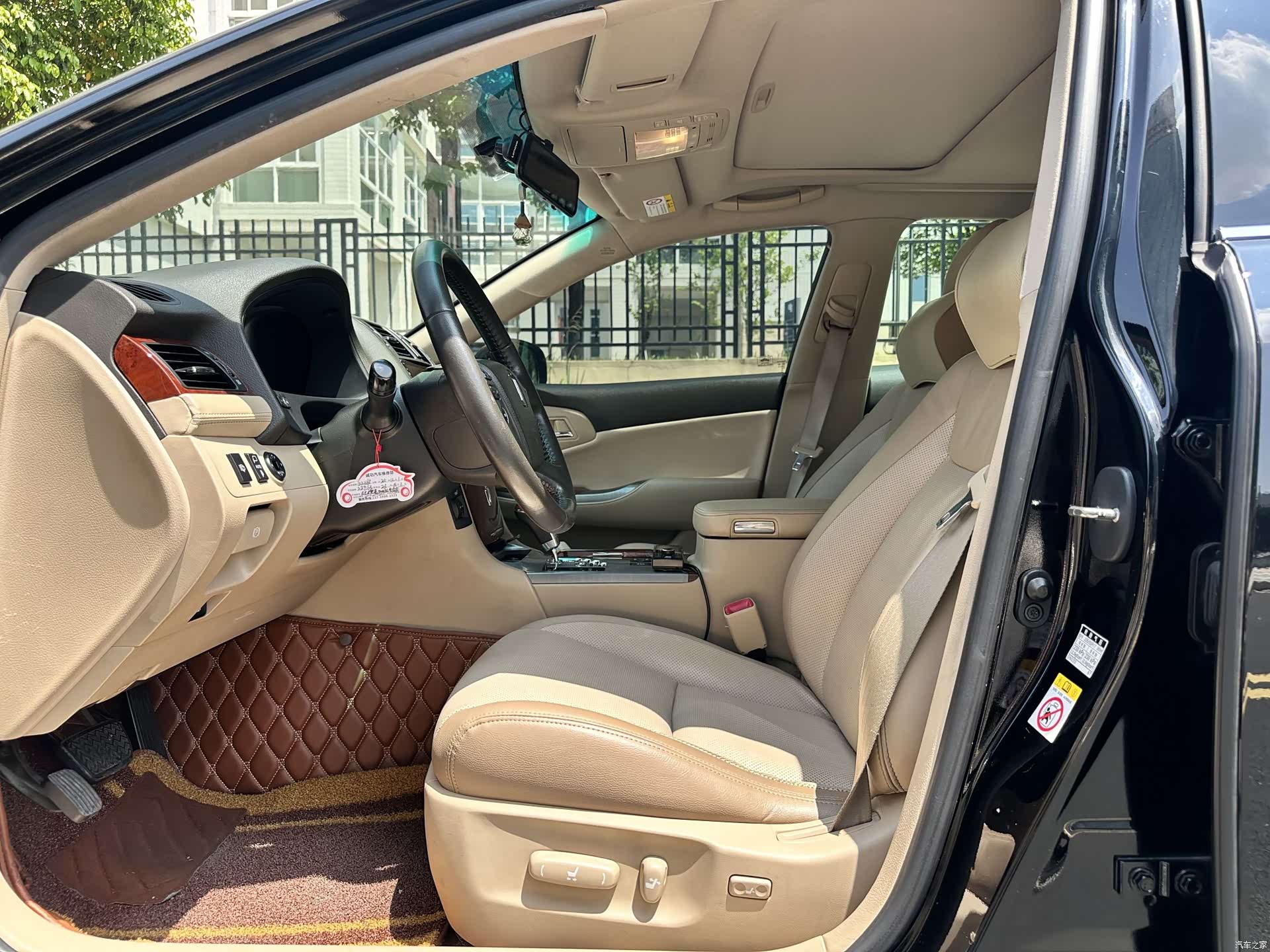 Toyota Crown, 2015 все фото