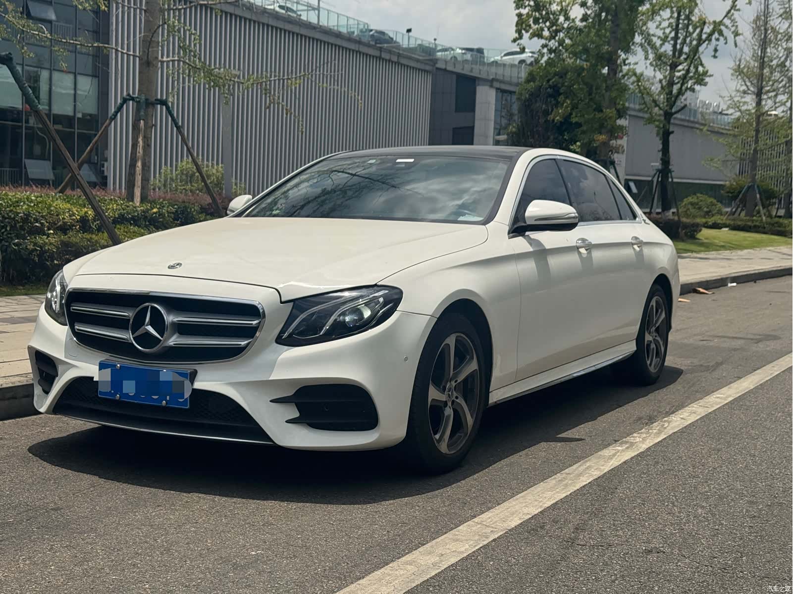 Mercedes-Benz E-Class, 2017 1