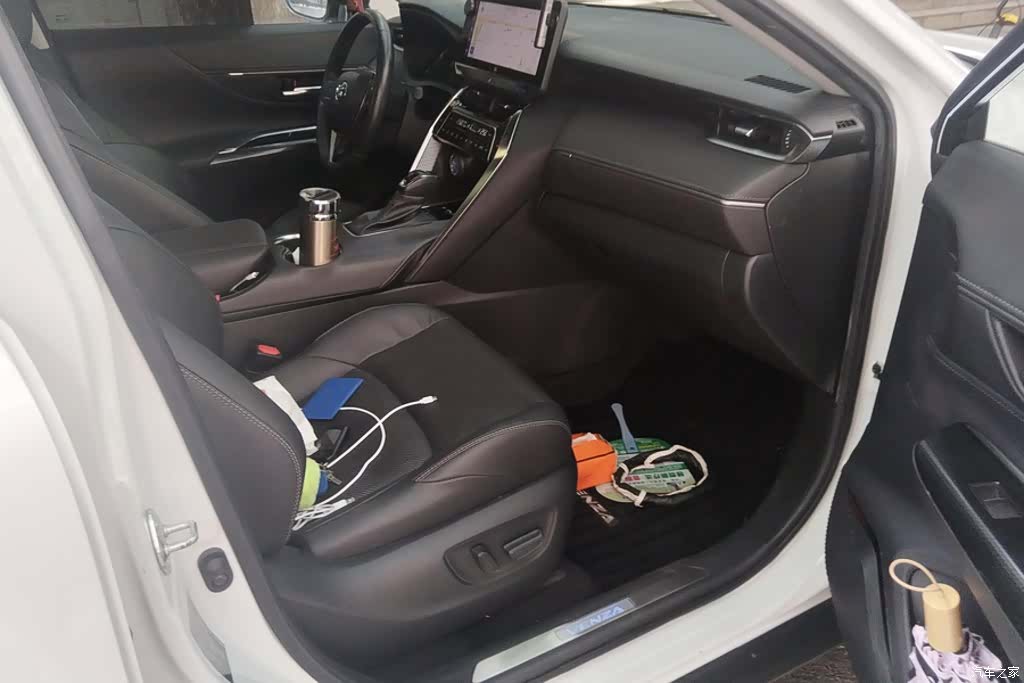 Toyota Venza, 2022 8