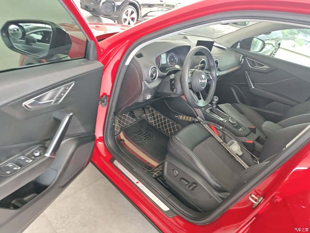 Audi Q2L, 2021 16