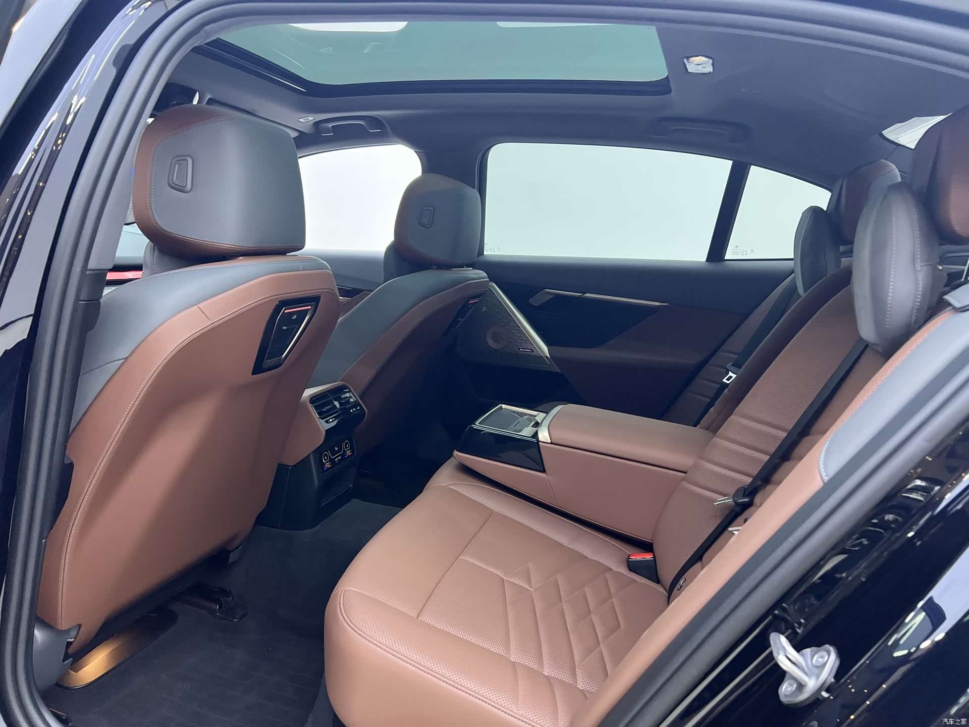 BMW 5 Series, 2024 все фото