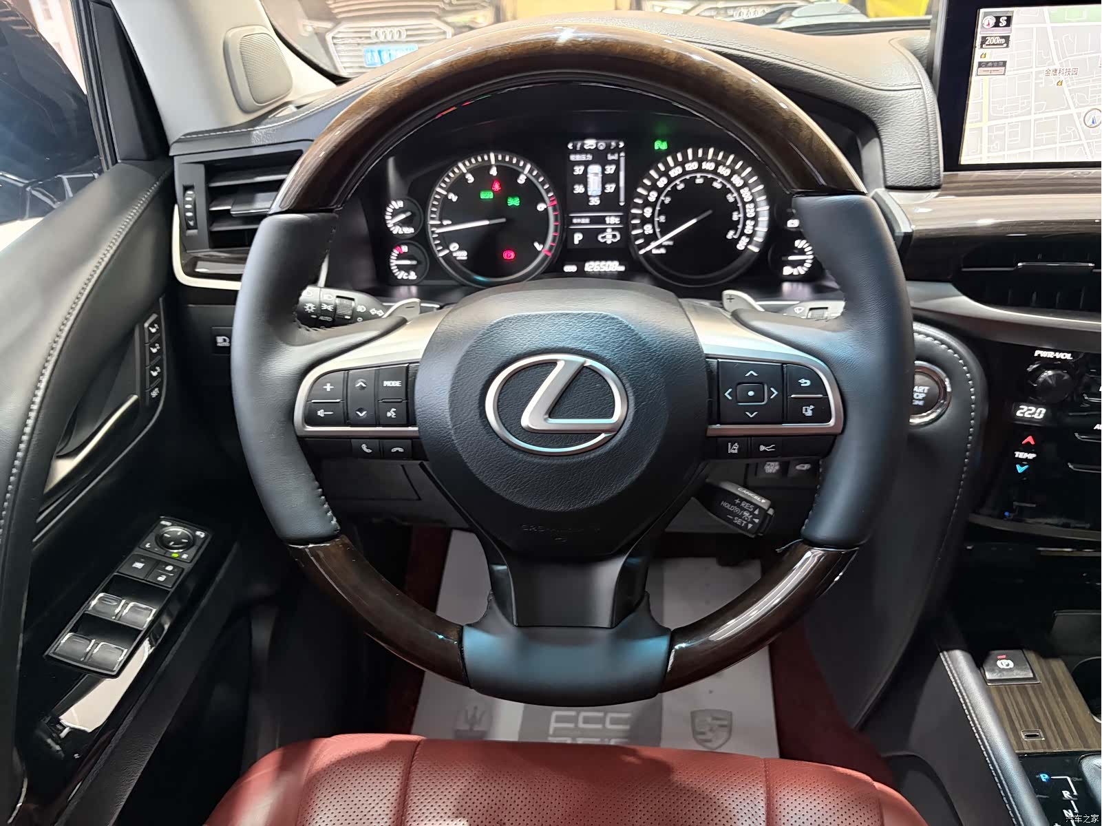Lexus LX, 2017 12