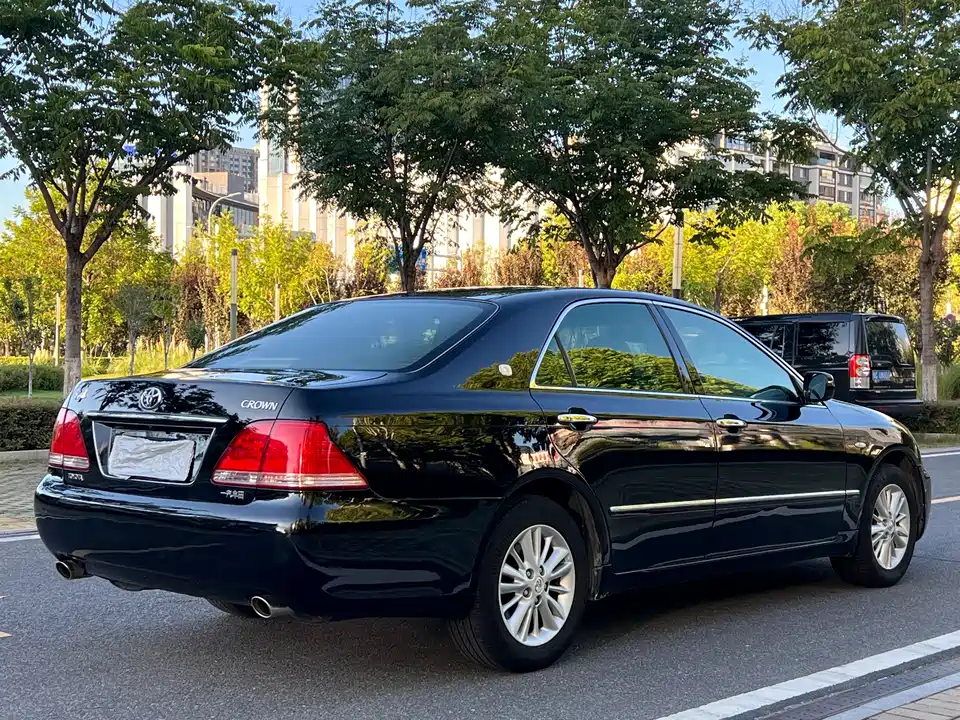 Toyota crown