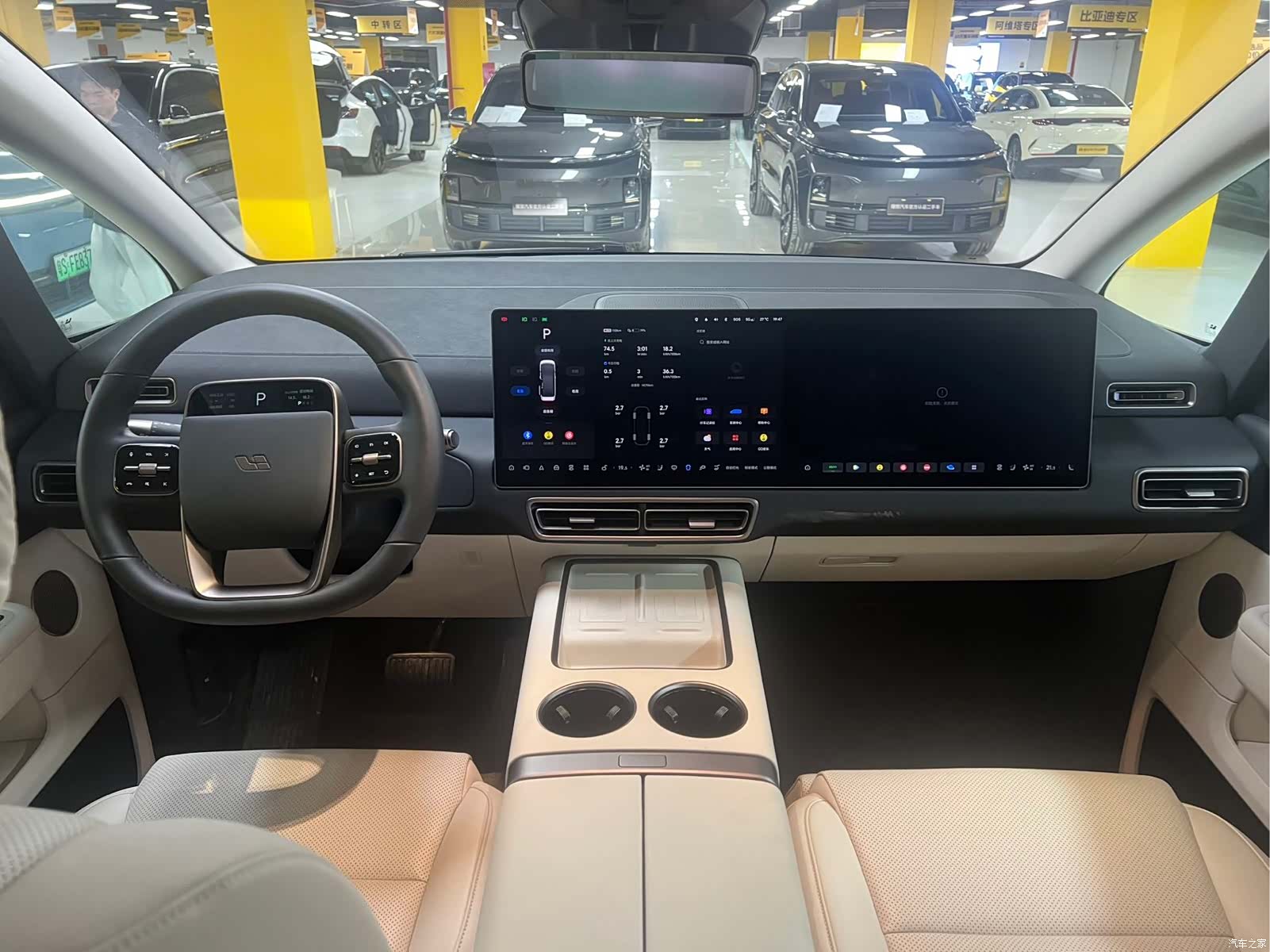 Li Auto MEGA, 2025 8