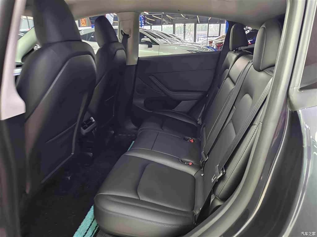 Tesla Model Y, 2025 11