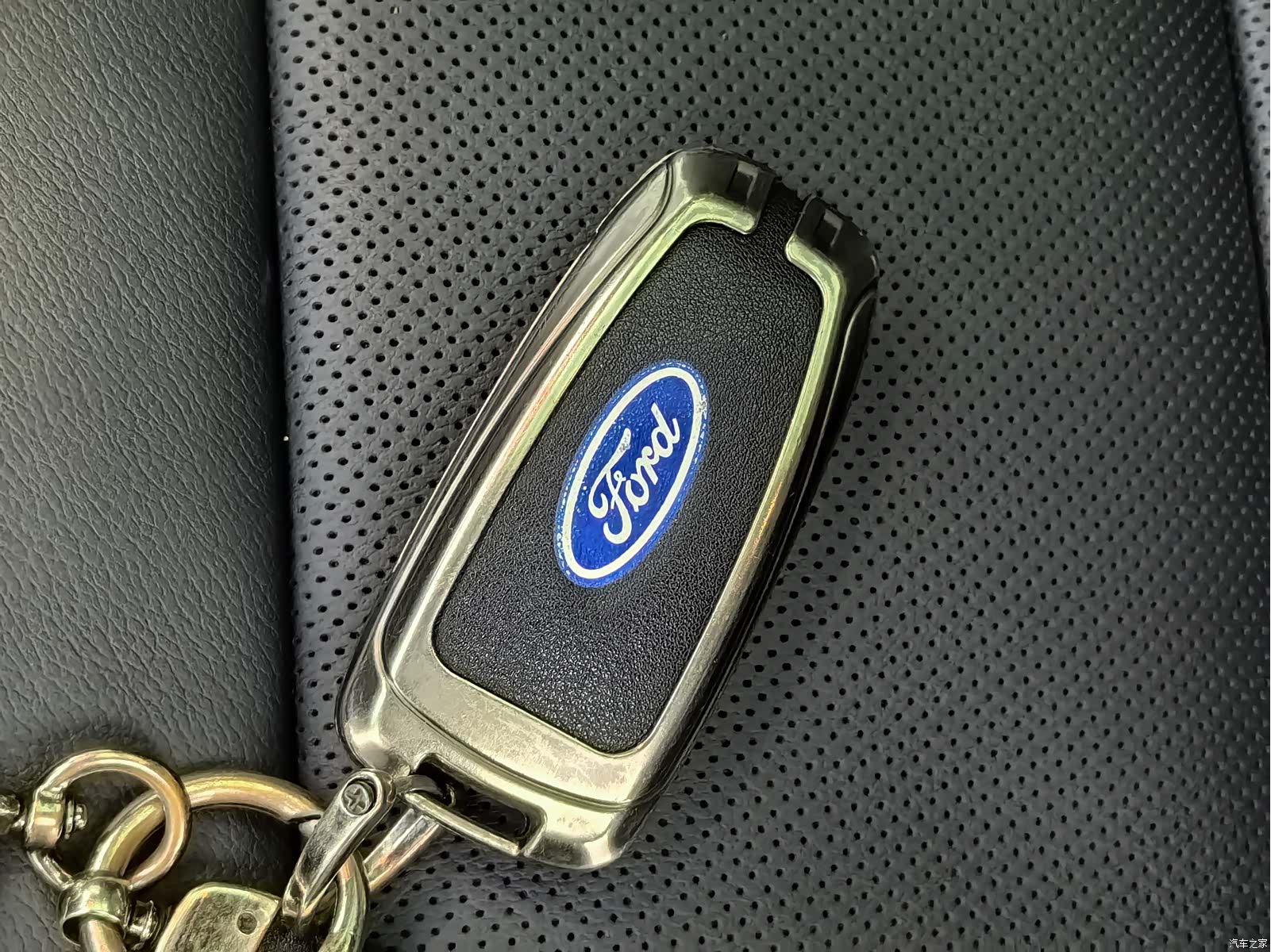 Ford Explorer, 2021 33