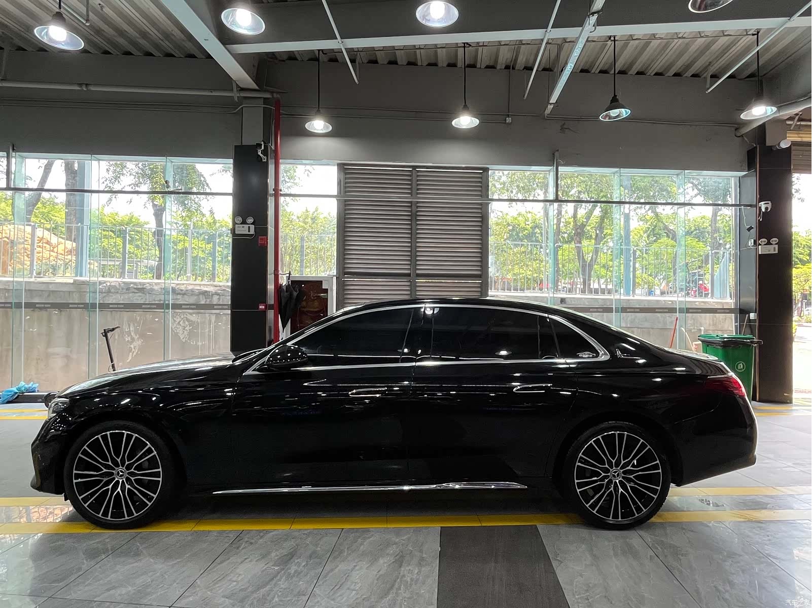 Mercedes-Benz E-Class, 2024 3