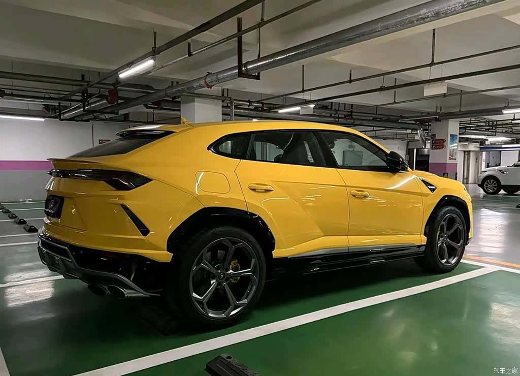 Lamborghini Urus, 2019 4