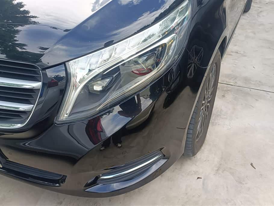 Mercedes-Benz V-class