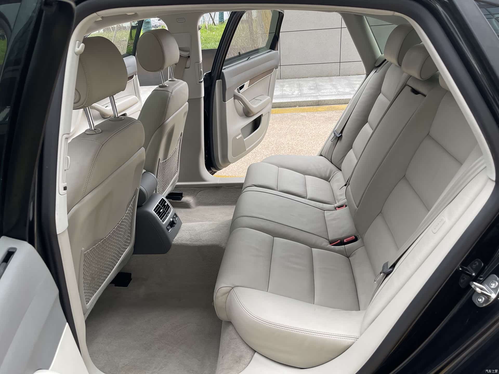 Audi A6L, 2011 9