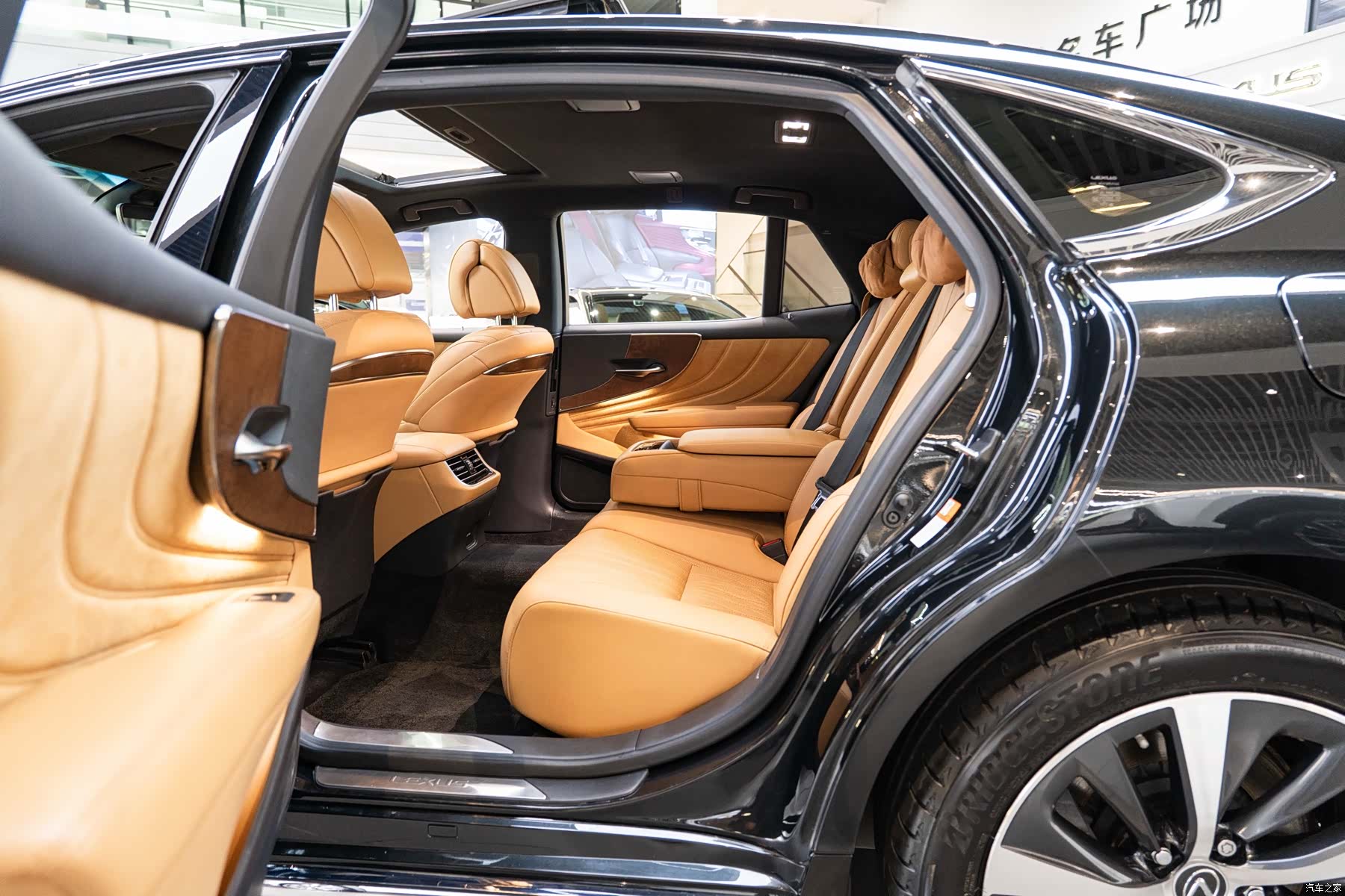 Lexus LS, 2022 10