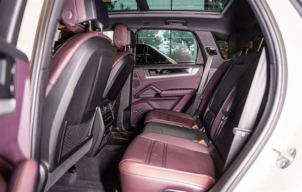 Porsche Cayenne, 2025 11