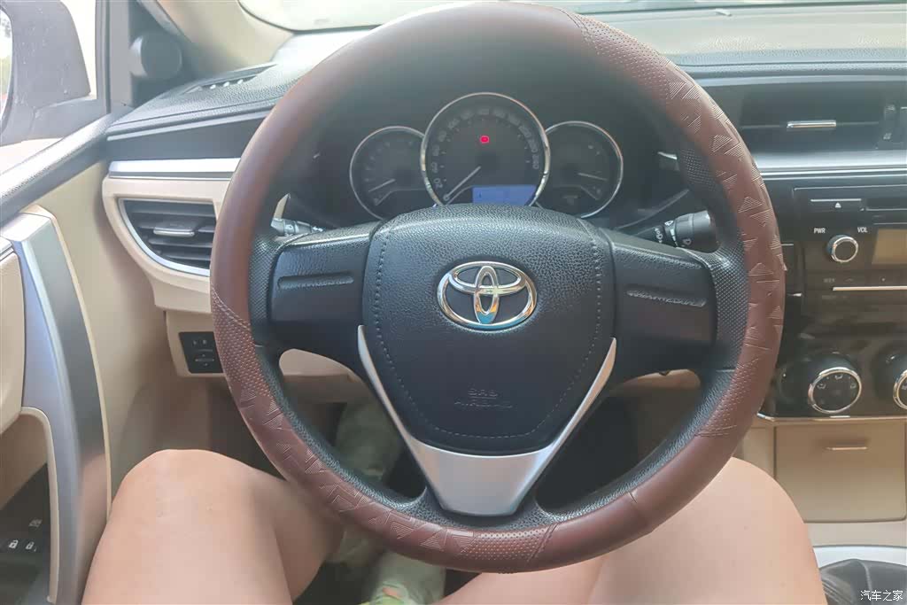 Toyota Corolla, 2015 15