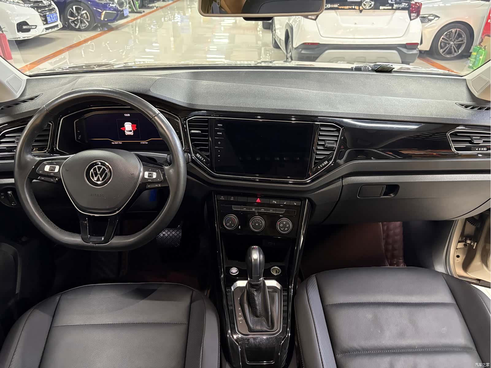 Volkswagen T-ROC, 2022 все фото