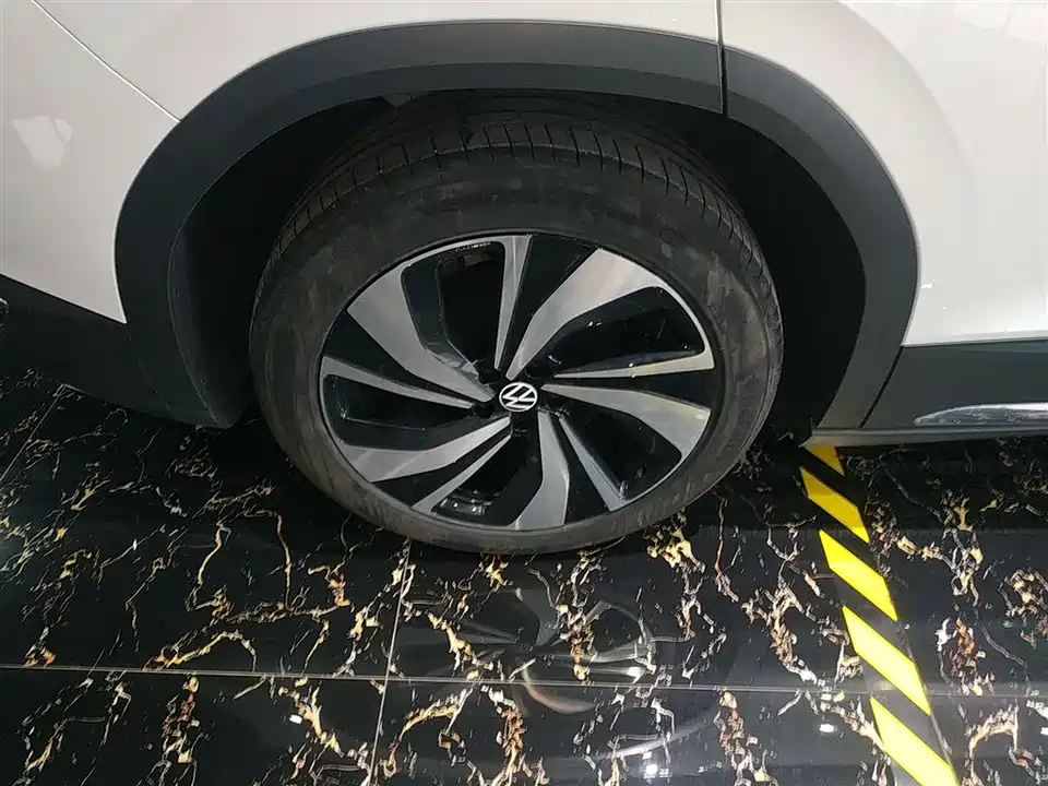 Volkswagen ID.6 CROZZ