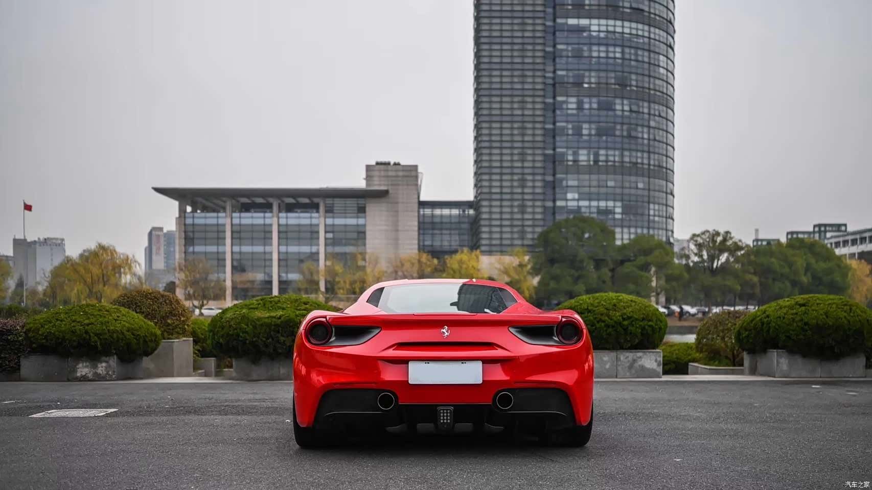 Ferrari 488, 2018 8