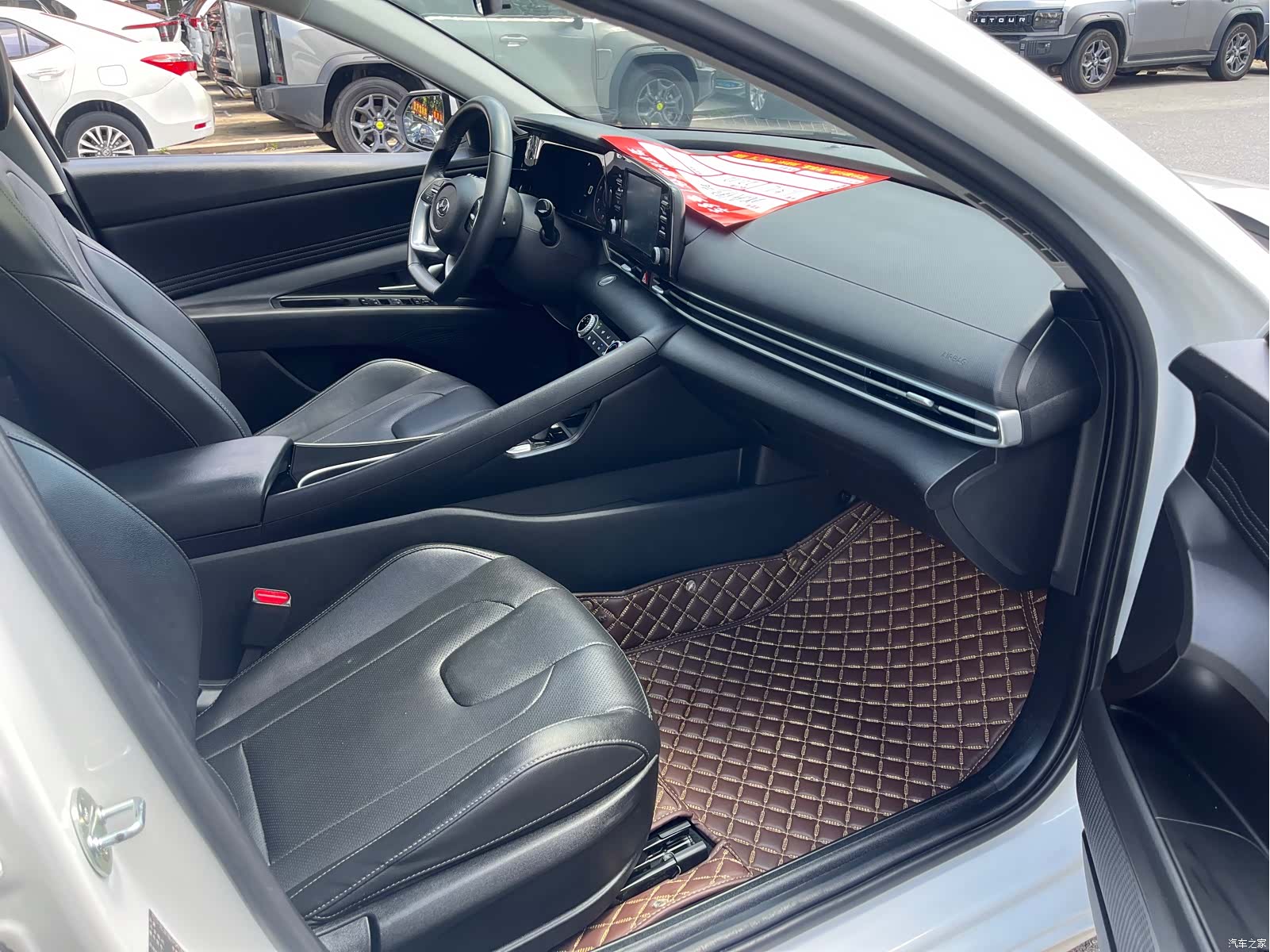 Hyundai Elantra, 2022 11