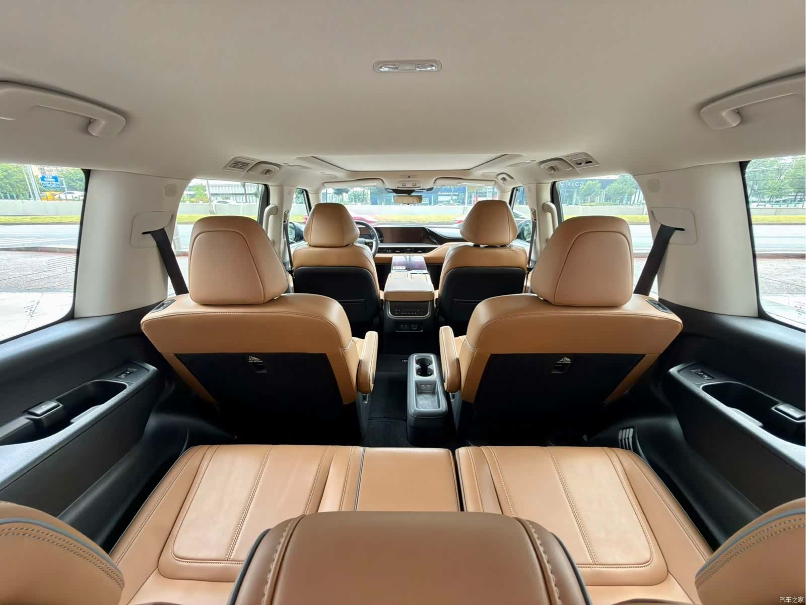 Infiniti QX80, 2025 11