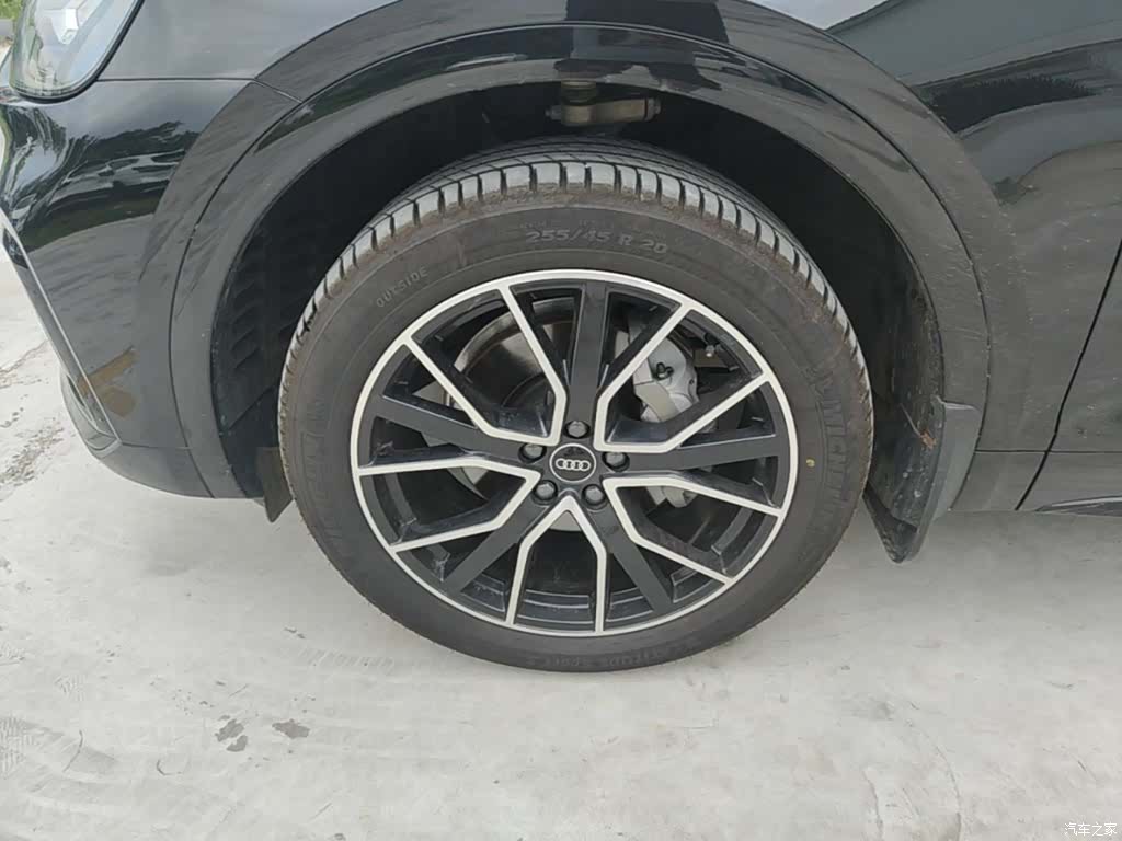 Audi Q5L, 2026 23