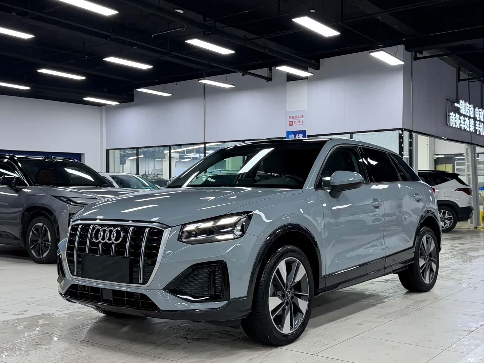 Audi Q2L, 2022 1