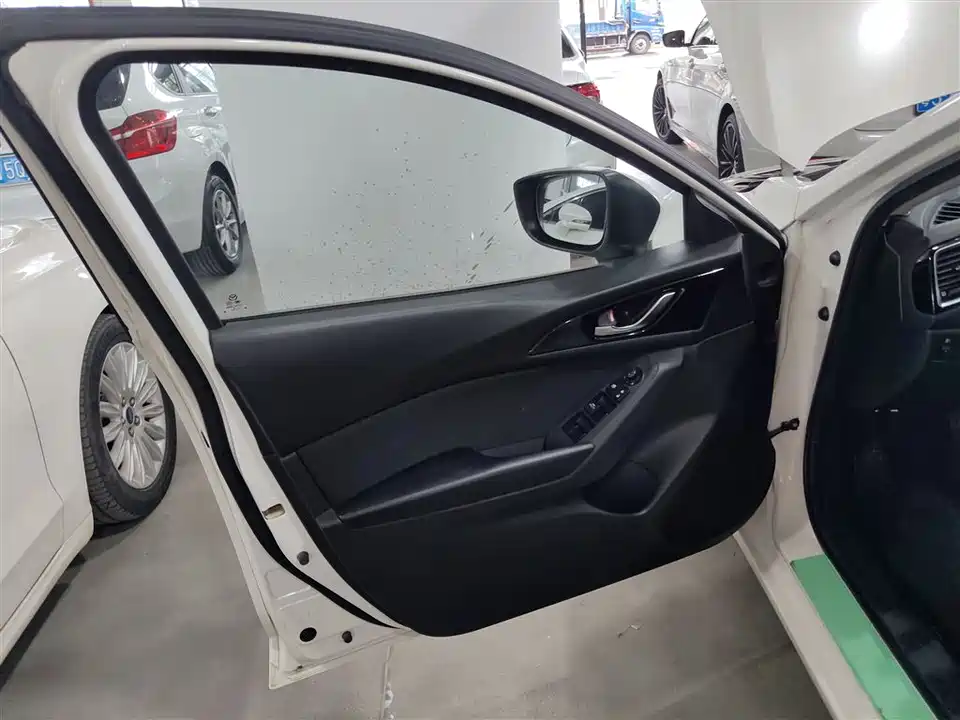 Mazda 3 Angkesaila