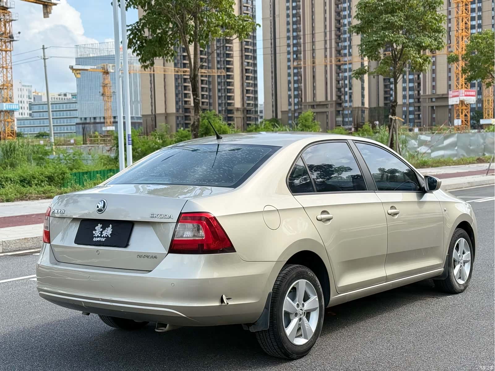 Skoda Rapid, 2014 все фото