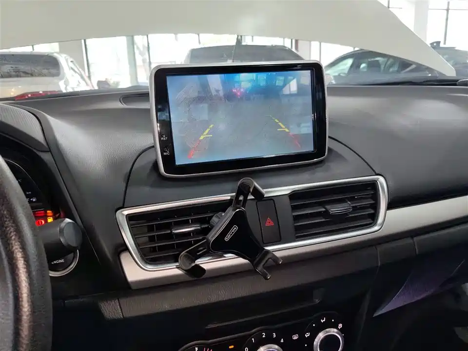 Mazda 3 Angkesaila