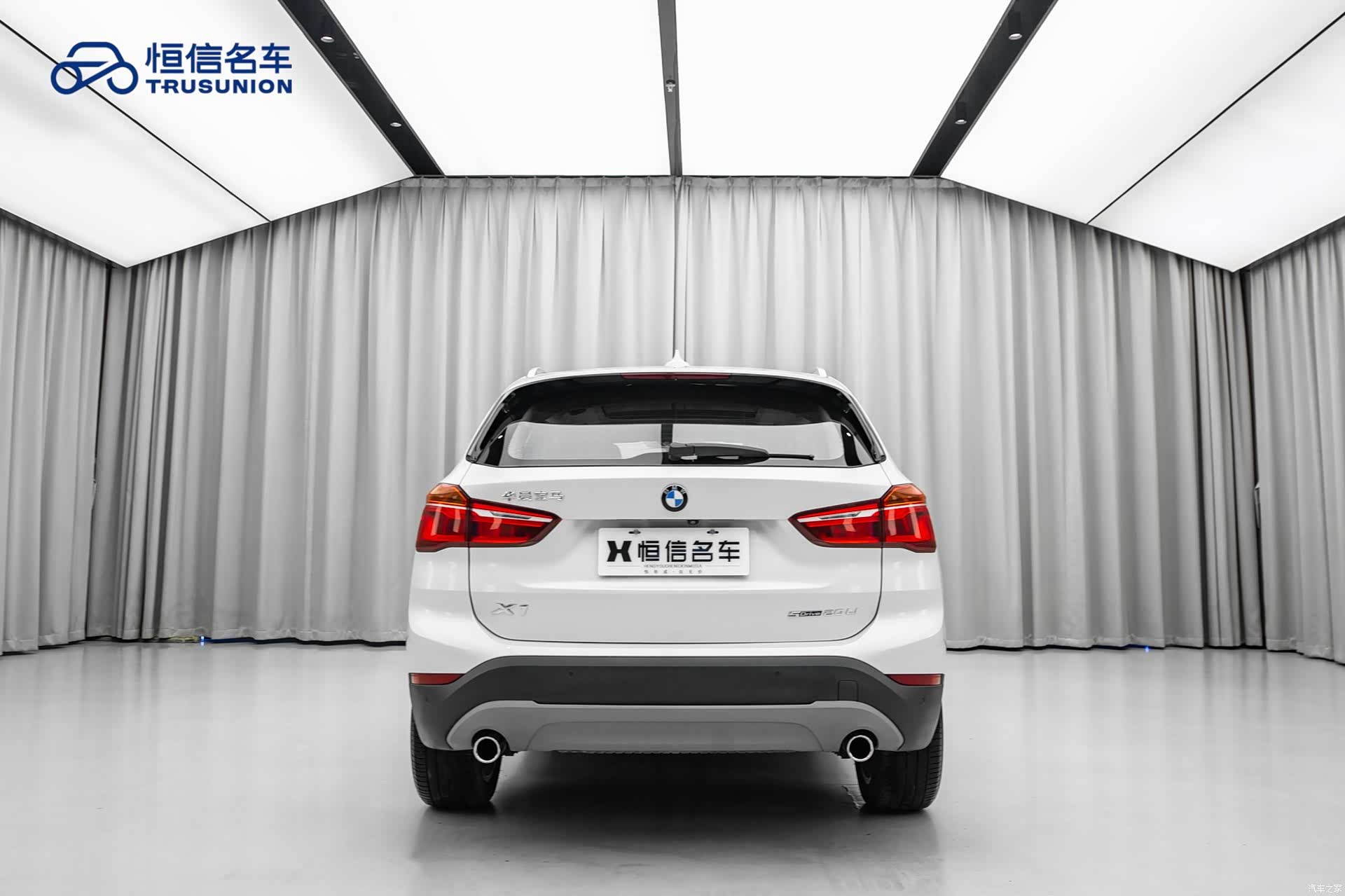 BMW X1, 2019 все фото